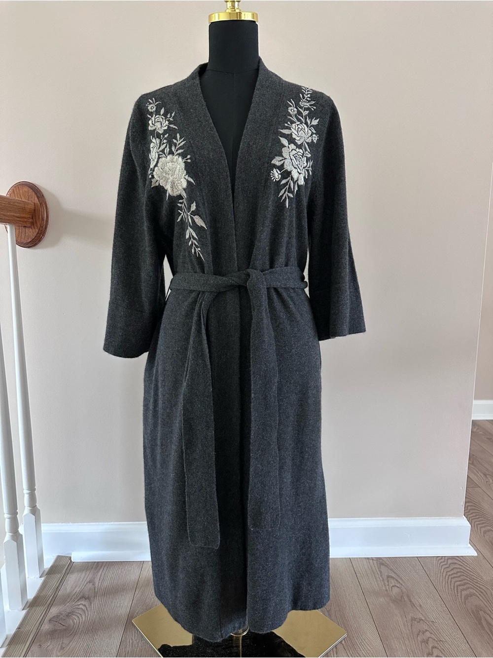 Johnny Was 100% Cashmere Embroidered Long Belted Cardigan Sweater Gray Small